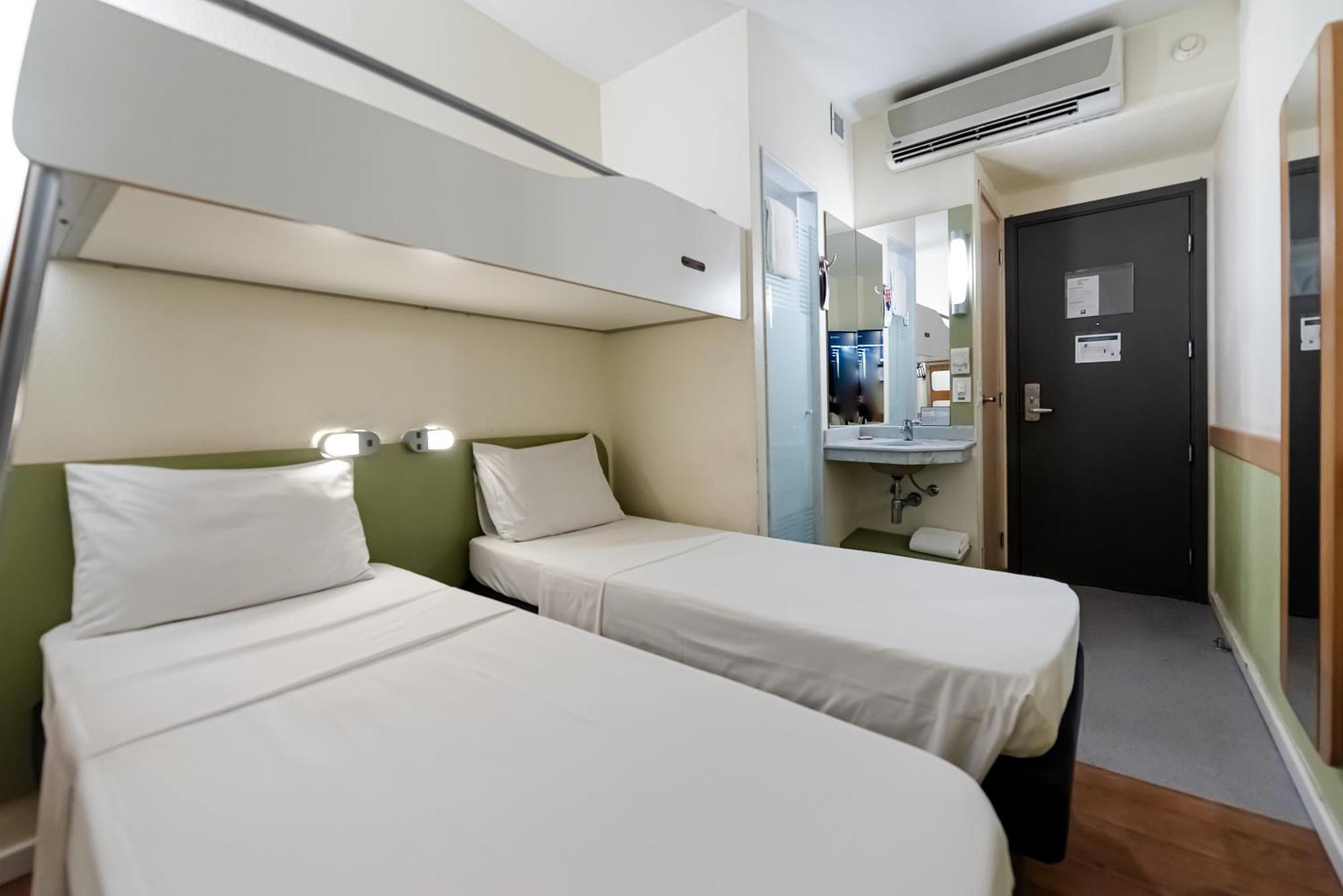 Ibis Budget Vitoria Hotel Bagian luar foto