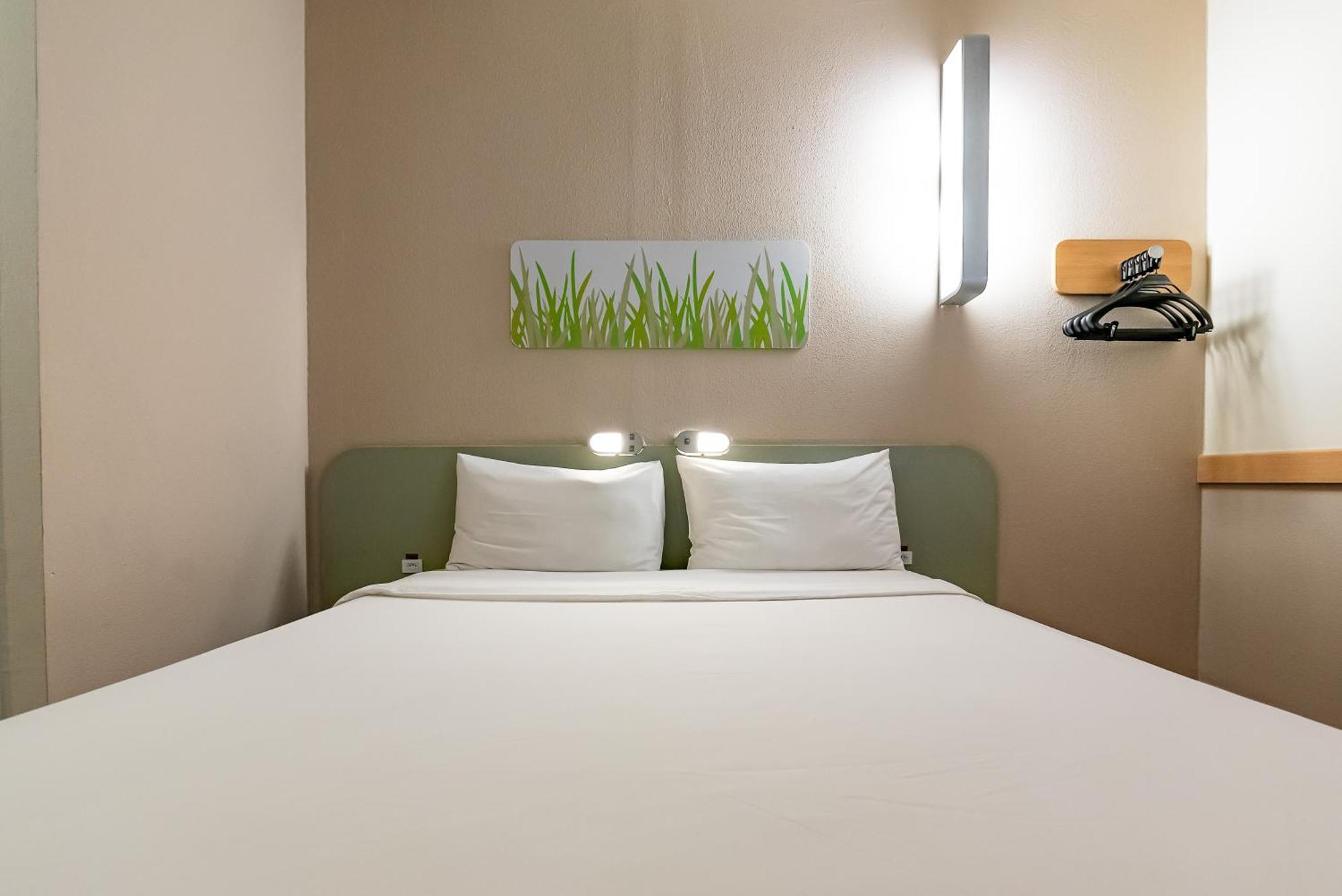 Ibis Budget Vitoria Hotel Bagian luar foto