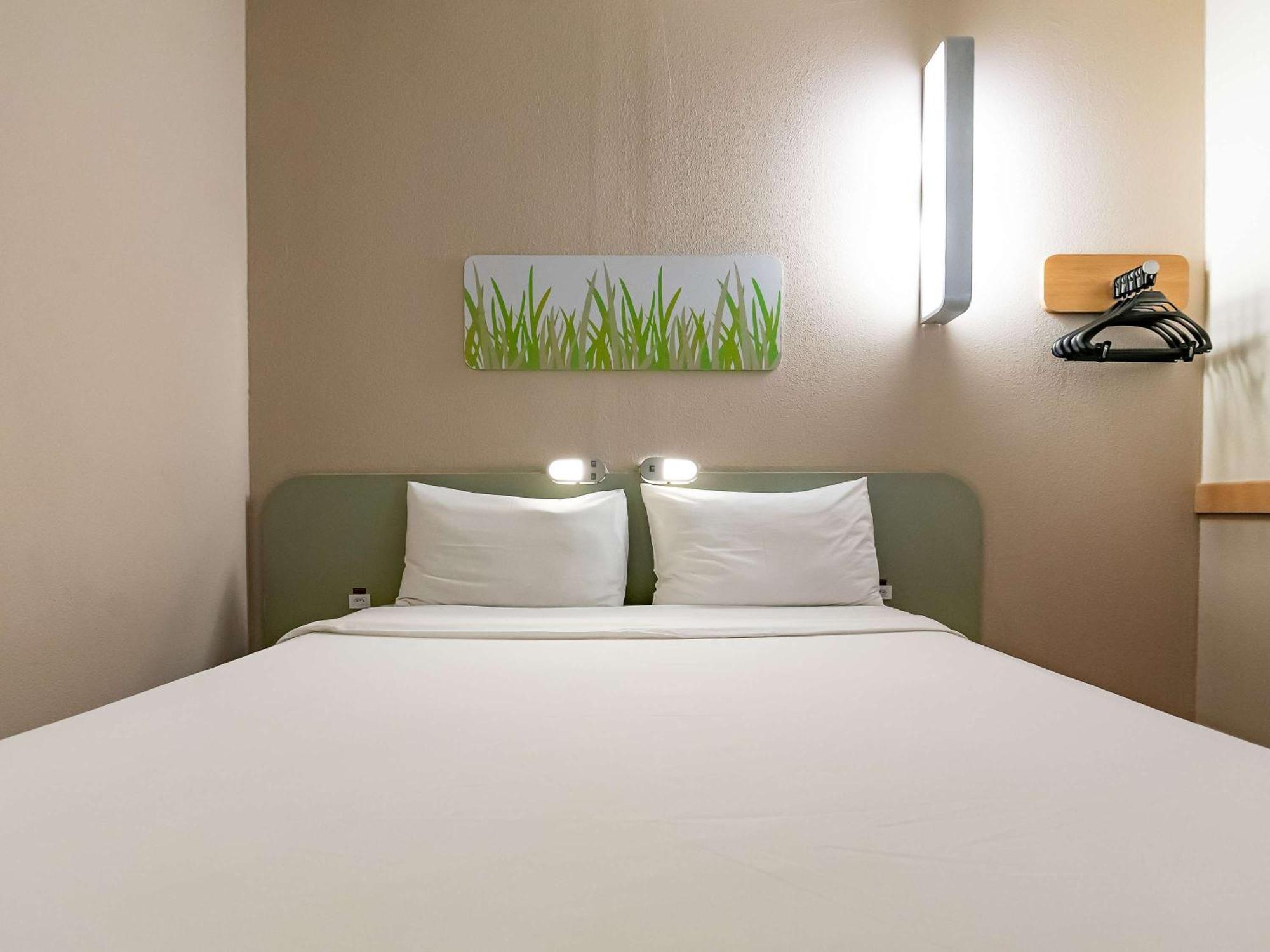 Ibis Budget Vitoria Hotel Bagian luar foto