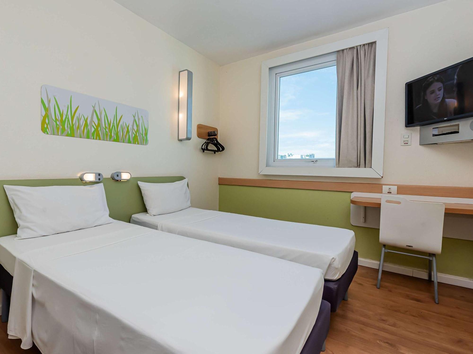 Ibis Budget Vitoria Hotel Bagian luar foto