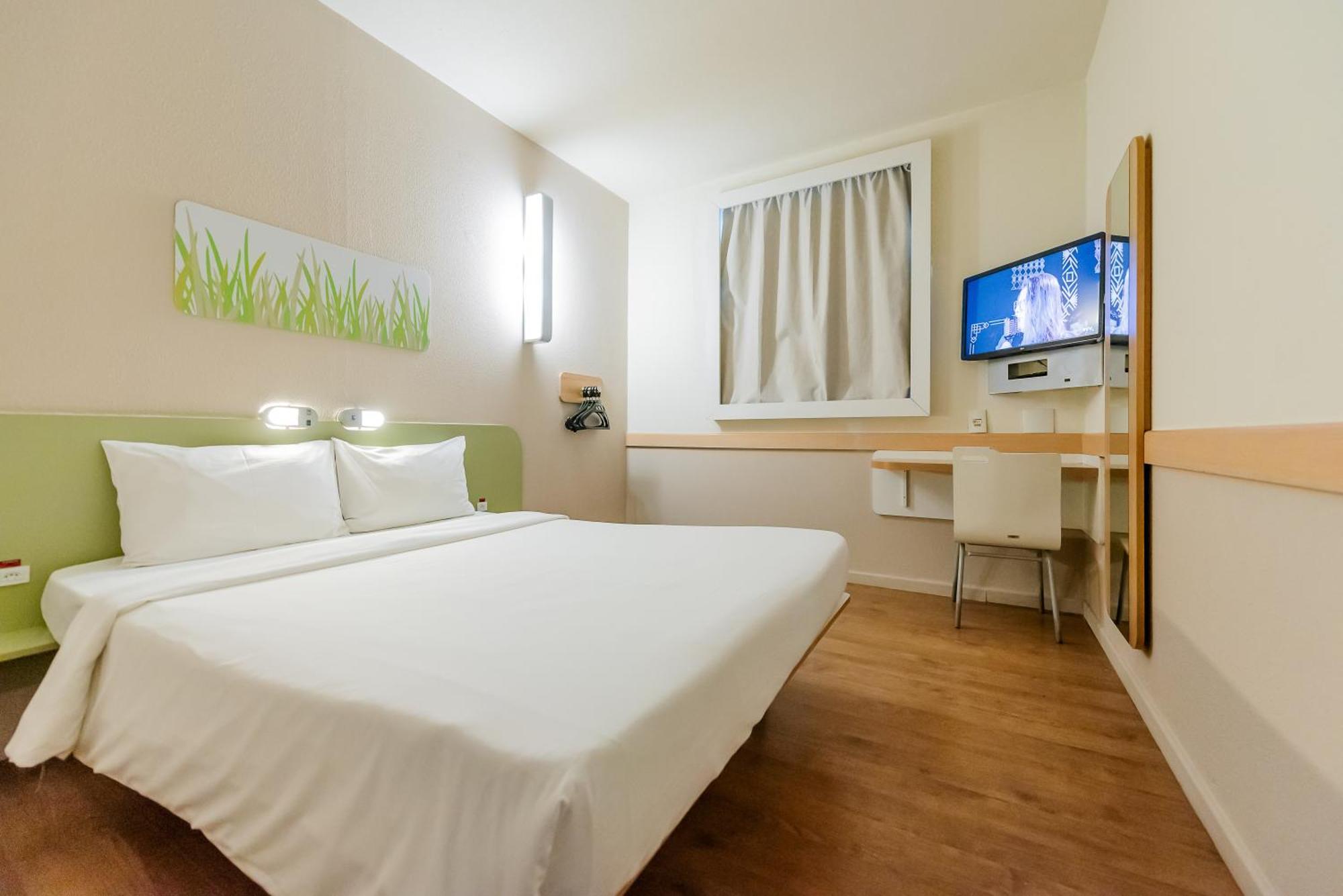 Ibis Budget Vitoria Hotel Bagian luar foto